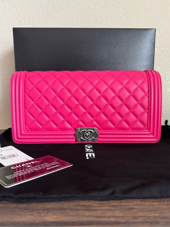 CHANEL Handbags - NEW CHANEL Large Quilted Lambskin Leather Boy Clutch